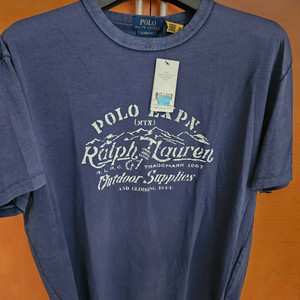 새상품 폴로 반팔 팝니다.