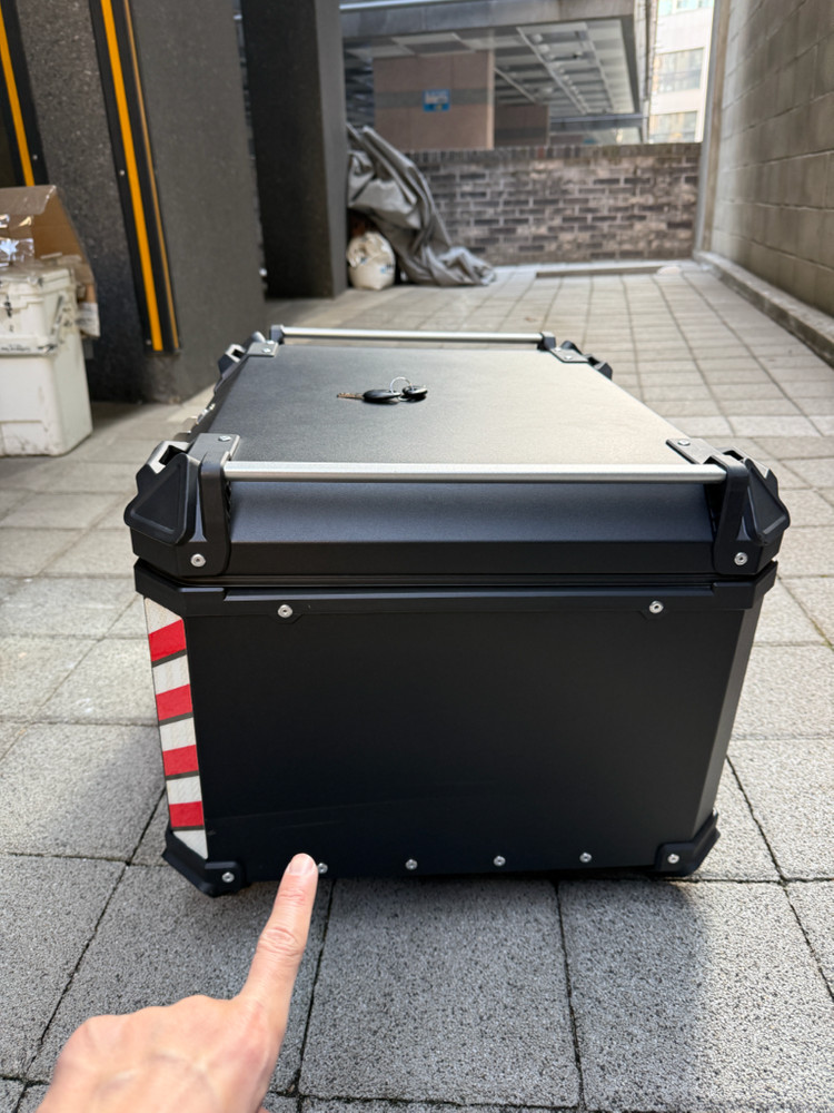 밴시 알루미늄 탑박스 85L + pcx브라켓 판매합니다--1