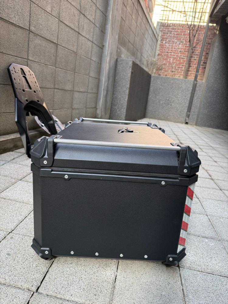 밴시 알루미늄 탑박스 85L + pcx브라켓 판매합니다--2