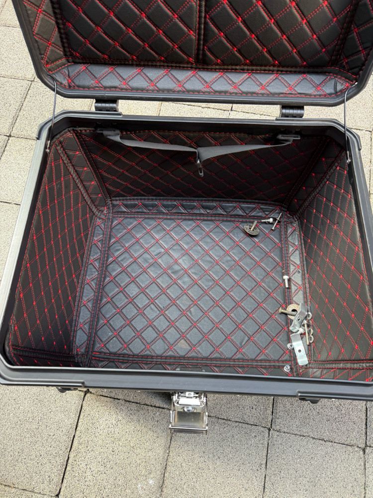 밴시 알루미늄 탑박스 85L + pcx브라켓 판매합니다--5