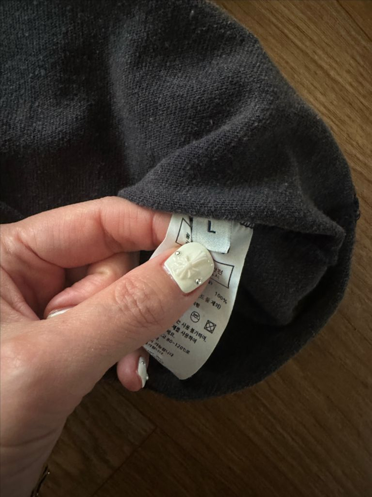 노앙 러블리 슬리브리스 티셔츠 차콜 이미지