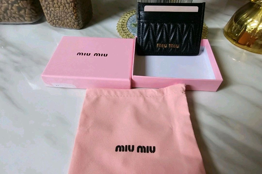 미우미우 마테라쎄 카드지갑/새상품 이미지