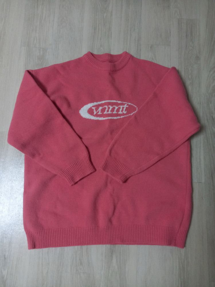 [1회착용]바니쉬먼트 Sport logo jacquard 핑크 니트(여성FREE사이즈)--1