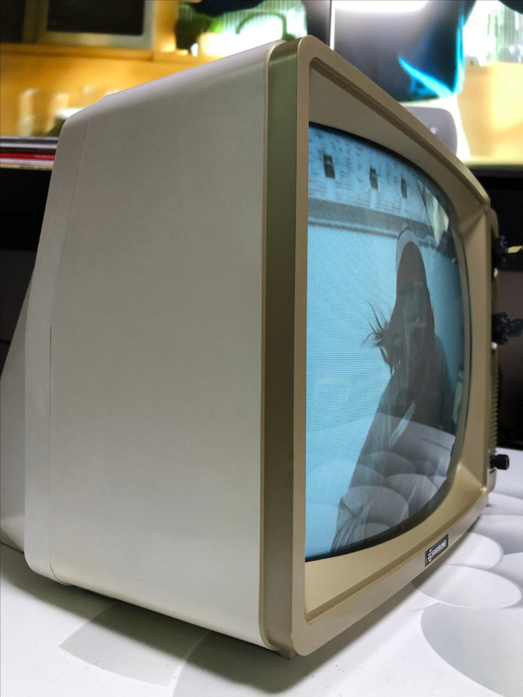 초밀봉(새상품)80년대 삼성전자 12인치 흑백티비///(골드&화이트)빈티지 레트로 인테리어소품///브라운관tv--5