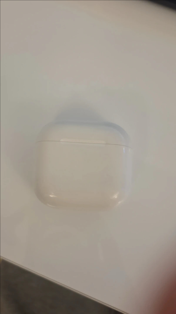 에어팟4 노캔 본체+오른쪽 유닛 이미지