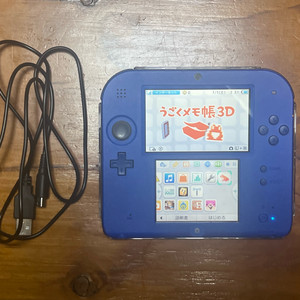 닌텐도2ds 식빵 블루(일판)+충전선+강화케이스