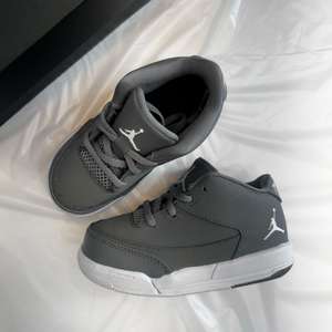 나이키 조던 플라이트 키즈 운동화 그레이 140 새상품 이미지