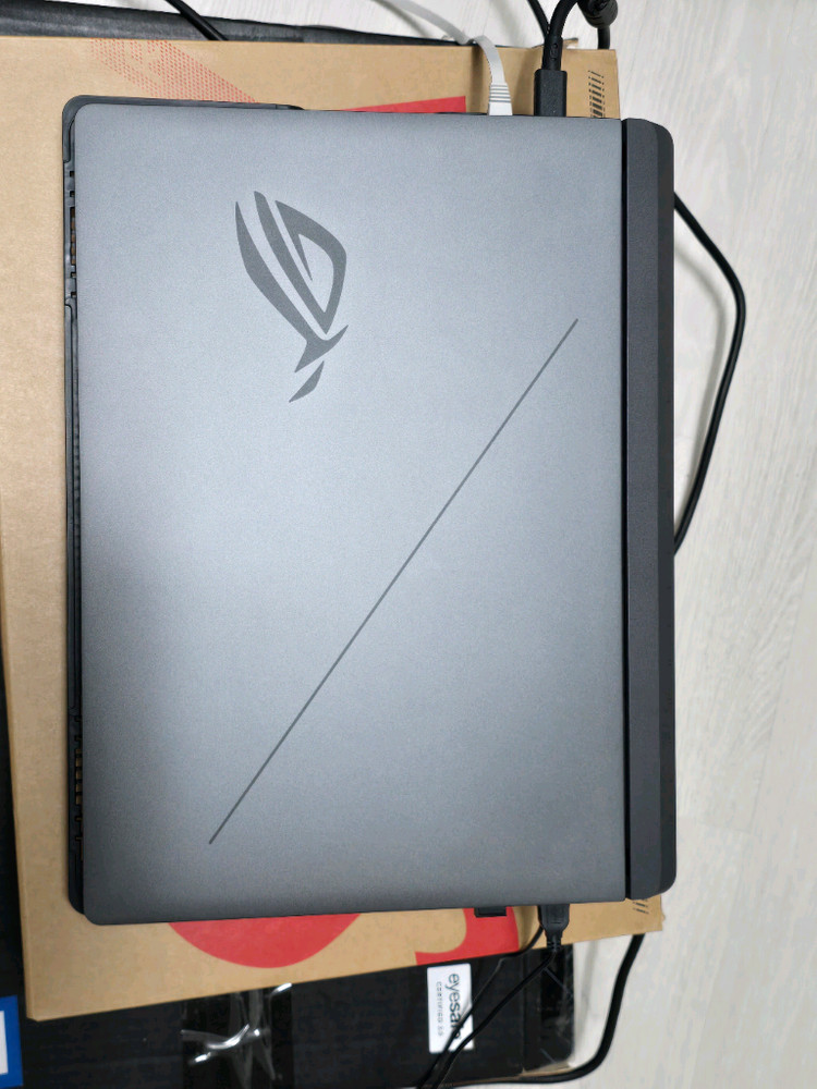 ASUS ROG Strix G16 RTX5080게이밍 노트북--4