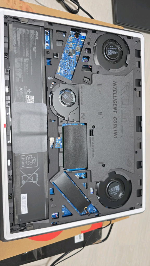 ASUS ROG Strix G16 RTX5080게이밍 노트북--8