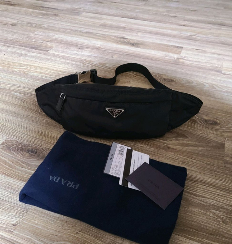 프라다 벨트백 힙색크로스백숄더백테수토호보백가방백팩구찌루이비통디올샤넬생로랑셀린느에르메스버버리로로피아나델보 이미지