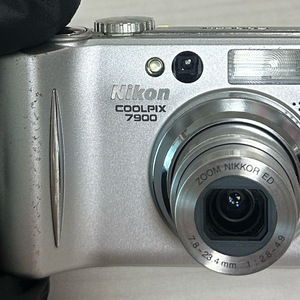 니콘 쿨픽스 7900 디카 이미지