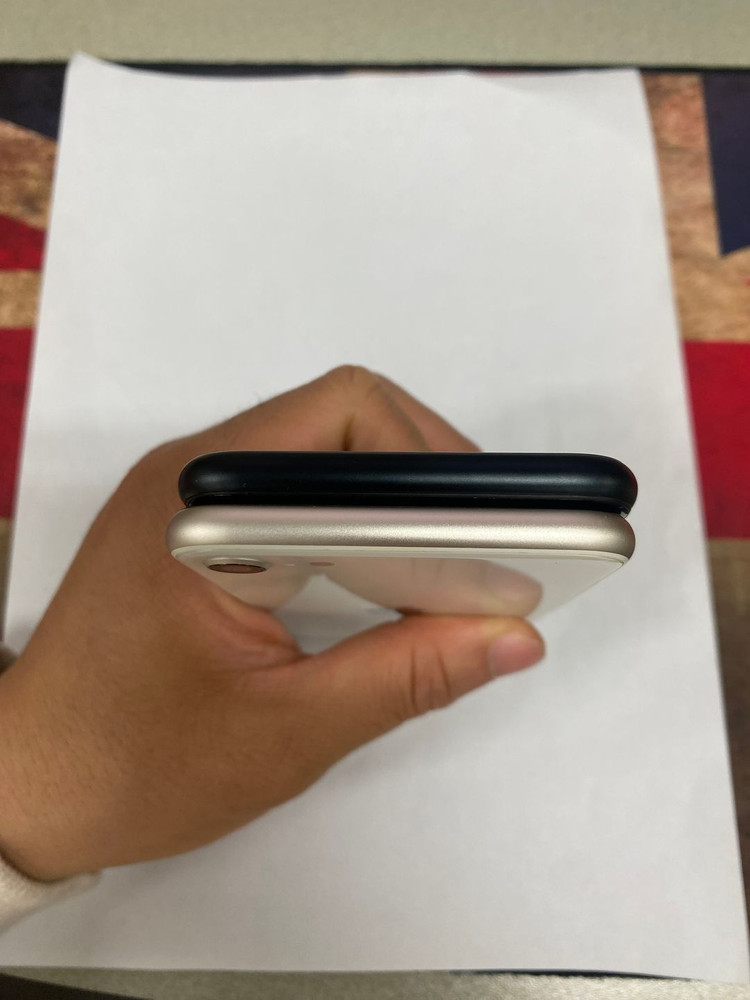 아이폰SE3 128GB 블랙/화이트 특SSS급 중고폰 배터리100% 메인폰 자녀폰 서브폰 세컨폰 이미지