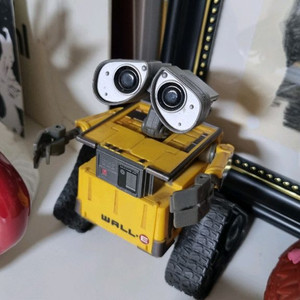 월E 로봇 모형 피규어 장난감 이미지