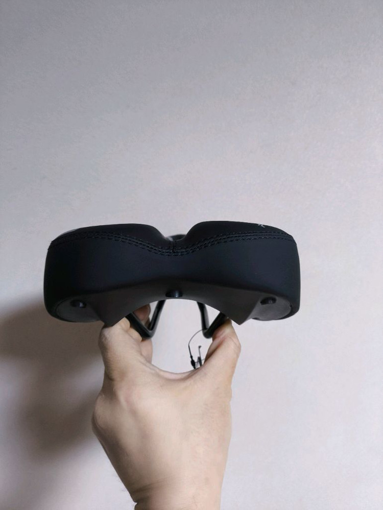 (새상품)푹신한 자전거 안장 남녀 공용--2