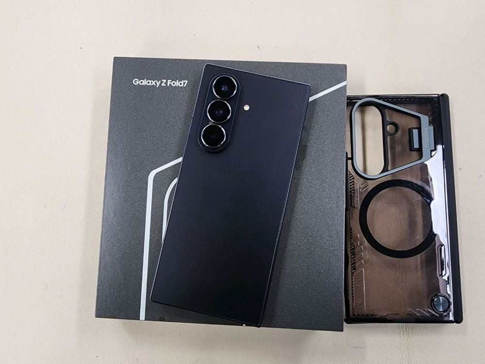 갤럭시폴드7 512G 실사용3개월 케이스포함 풀박스 무찍힘 ^^ 이미지