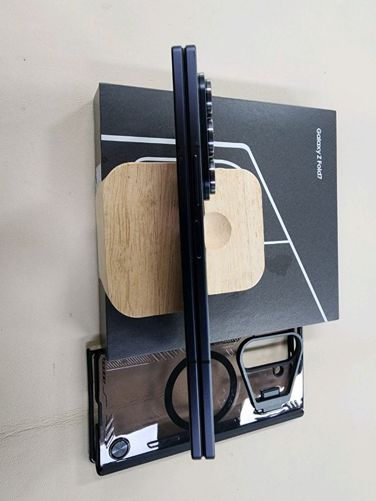 갤럭시폴드7 512G 실사용3개월 케이스포함 풀박스 무찍힘 ^^ 이미지