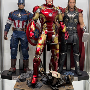 핫토이 aou 아이언맨 마크43 토르 캡틴아메리카 + 1/6 헐크