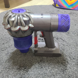 다이슨 V6 무선청소기 본체 이미지