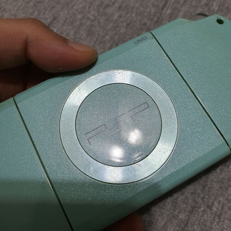 소니 psp2000번 게임기 이미지