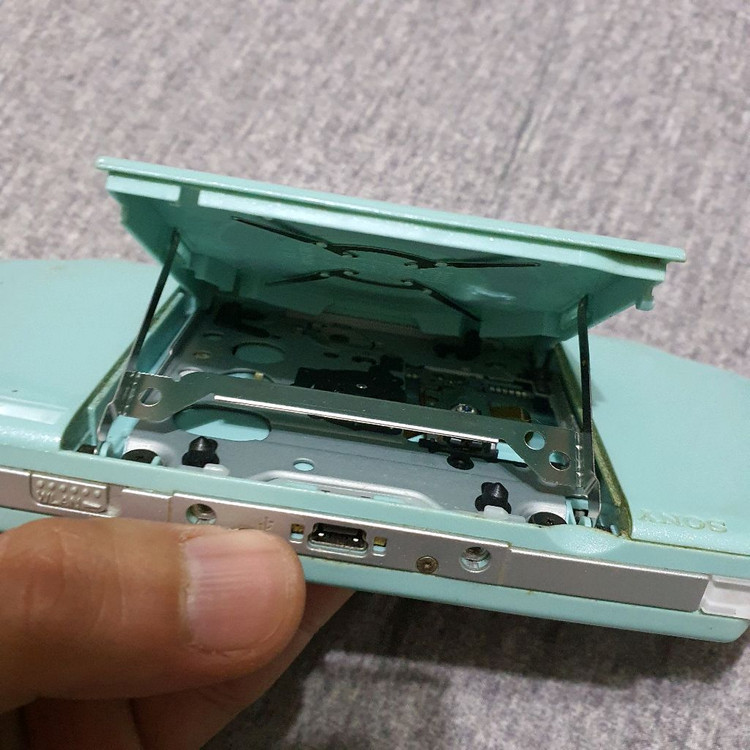 소니 psp2000번 게임기 이미지