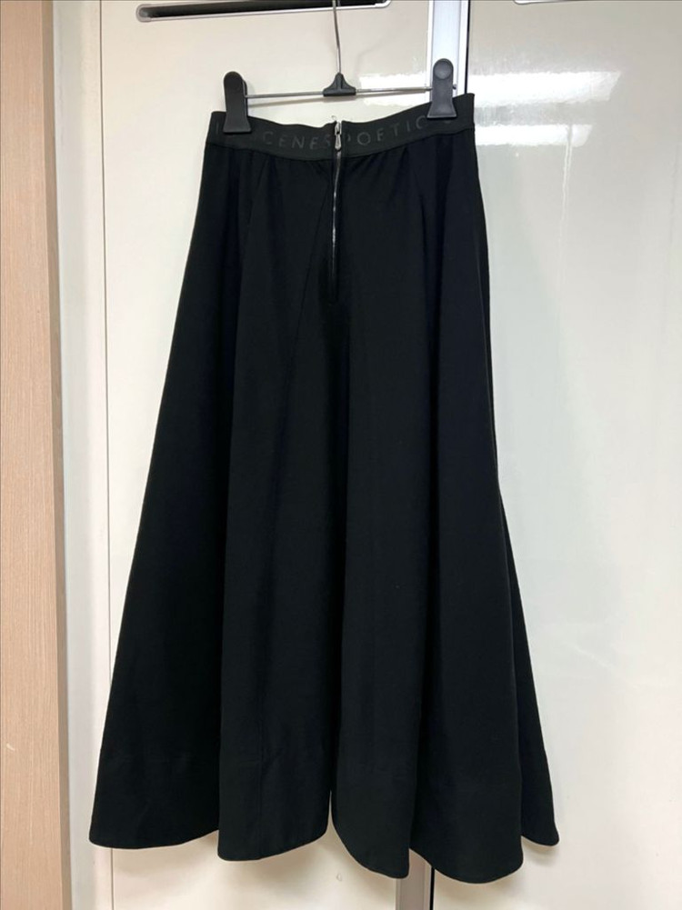22년 한섬 타임 TIME 백 밴딩 플레어 스커트 울99% 뒷밴딩 롱치마 블랙 검정 이미지