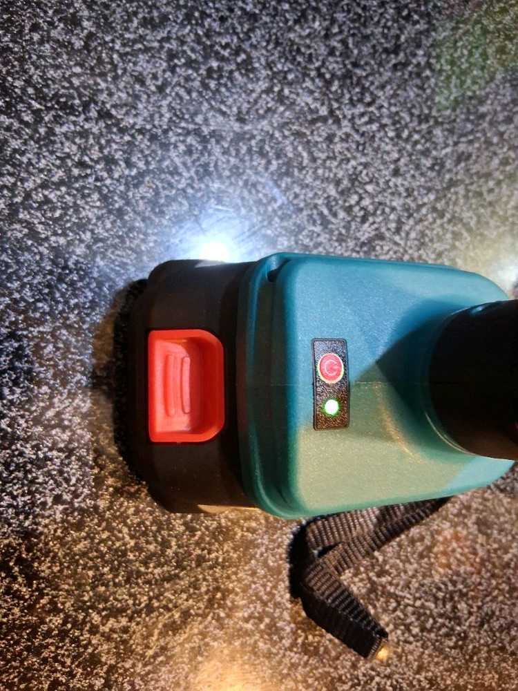 충전식 전동가위 새상품입니다 이미지