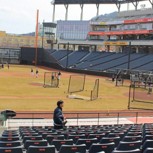 3.28 한화이글스 개막전 키움 내야지정석A 2연석 통로 한화 야구티켓 개막전 3/28 3월28일 이미지