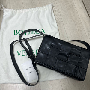 보테가베네타 카세트백 신세계 정품 이미지