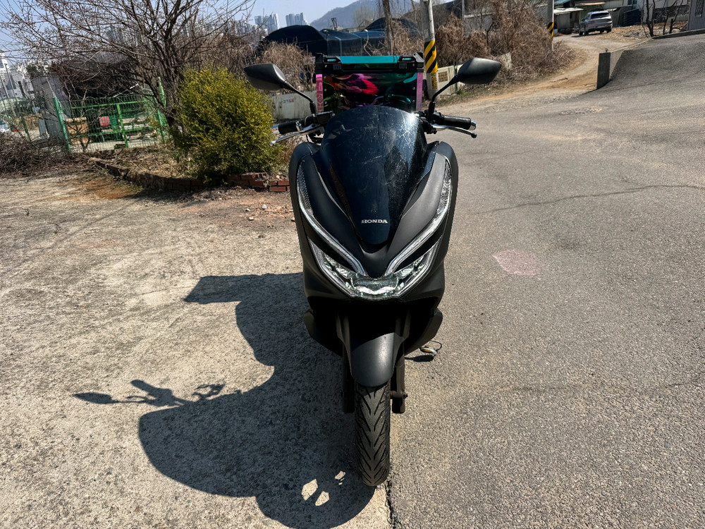 혼다 더뉴 pcx125 19년형 멧블랙컬러 판매합니다--1
