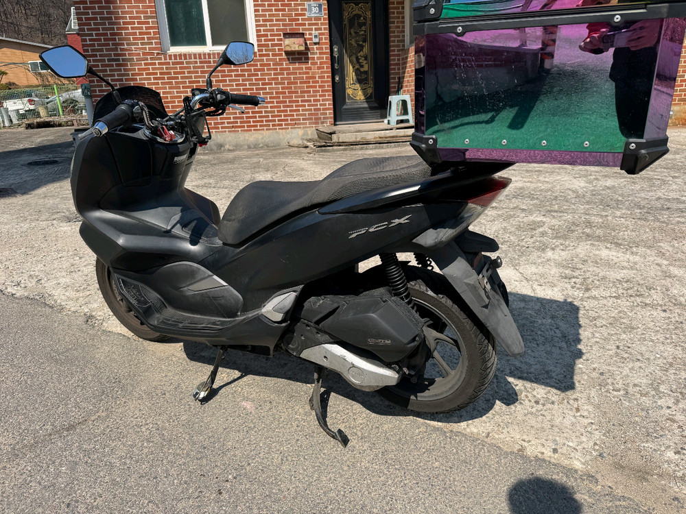 혼다 더뉴 pcx125 19년형 멧블랙컬러 판매합니다--6