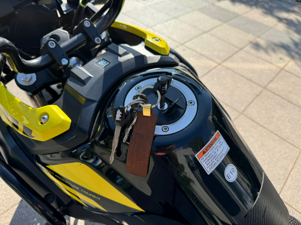 스즈키 브이스트롬250 18년식 짧은키로수 팝니다--8