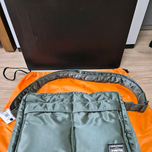 [새상품]요시다 포터 탱커 슬링백 라지 세이지그린 이미지