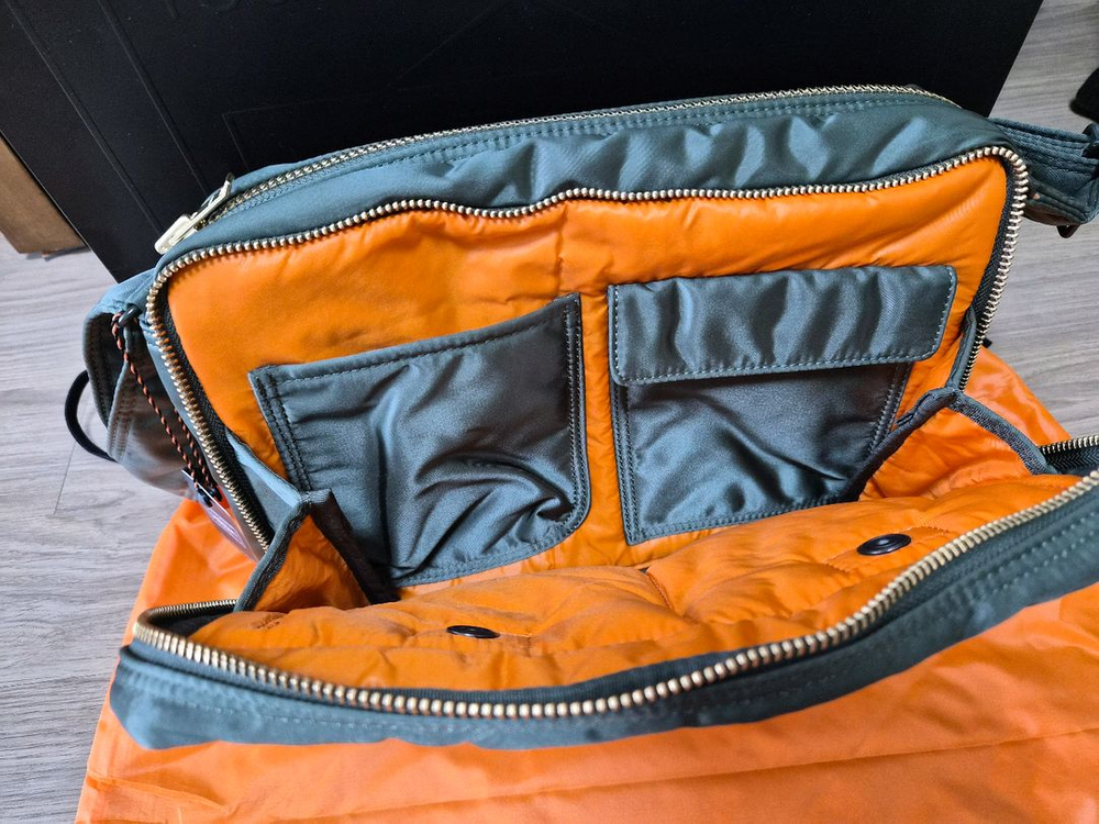 [새상품]요시다 포터 탱커 슬링백 라지 세이지그린 이미지