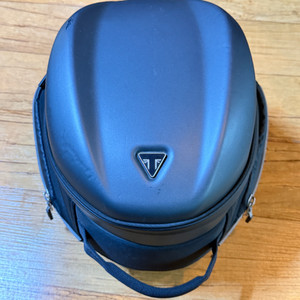 트라이엄프 정품 리어백 10L