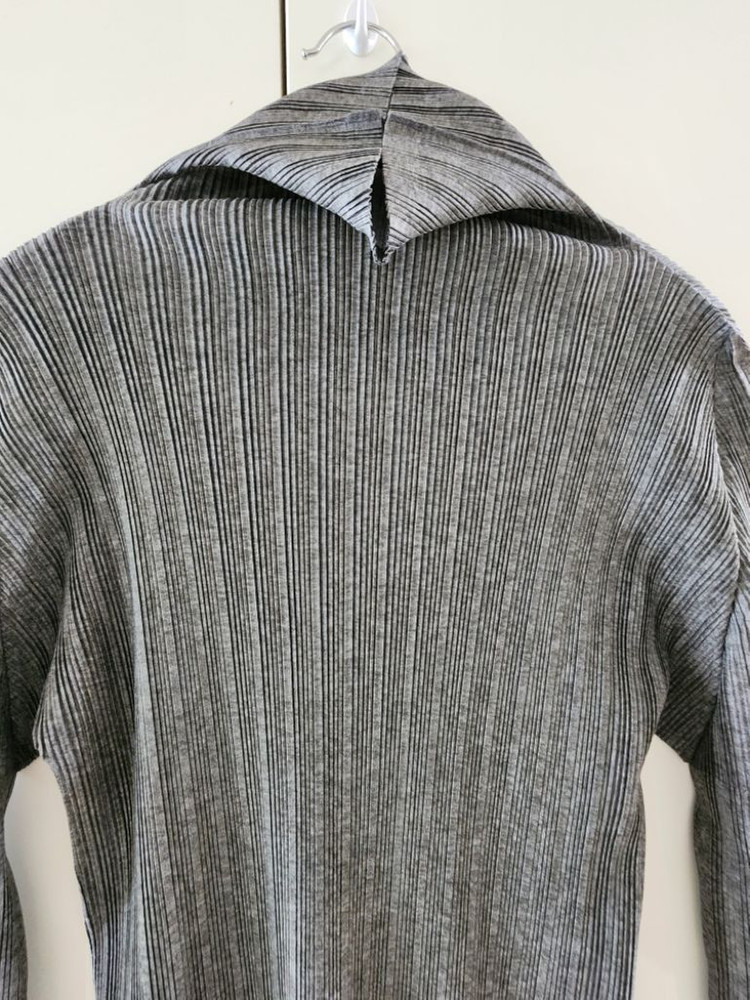 플리츠플리즈 탑 이미지