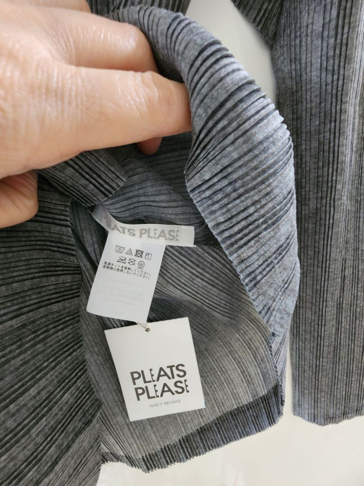 플리츠플리즈 탑 이미지