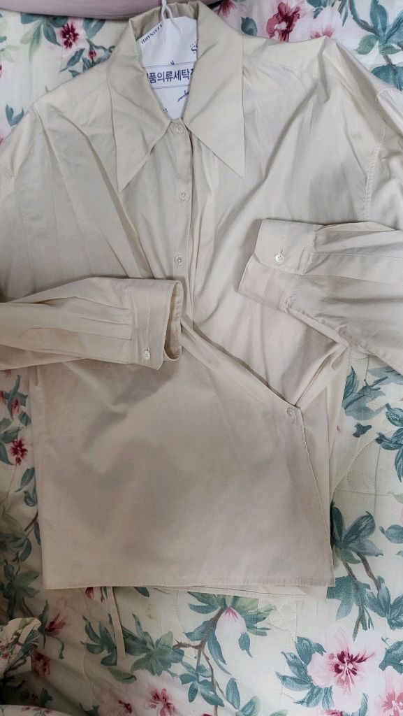 르메르 트위스트 셔츠--4