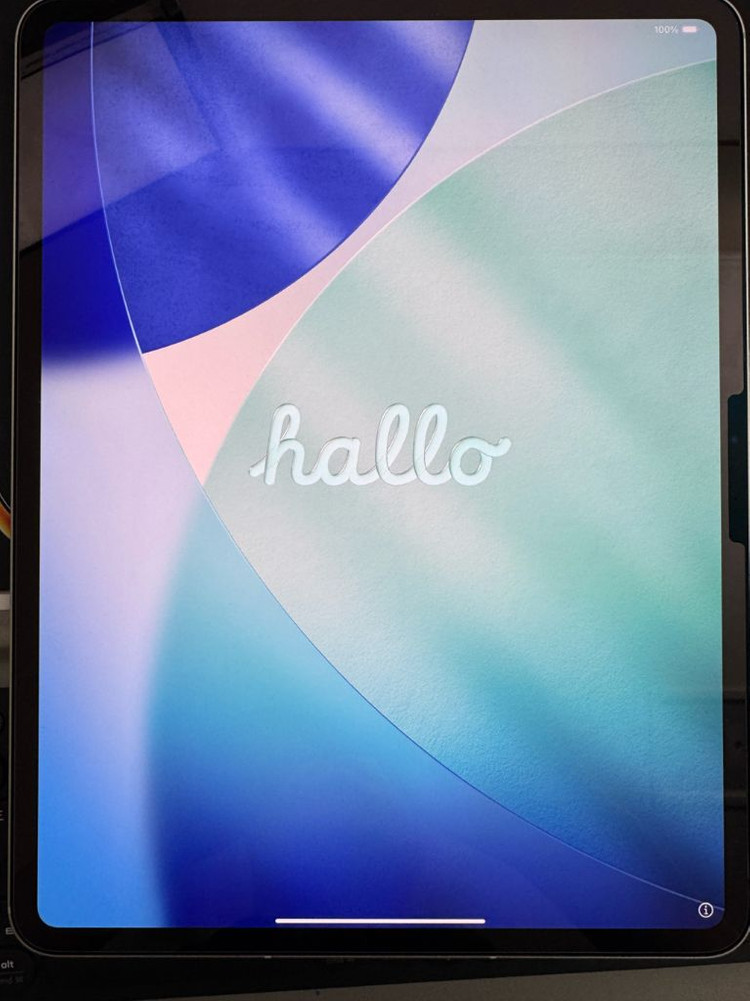 아이패드 프로 13 M4 셀룰러 + 매직키보드 프로 화이트 이미지