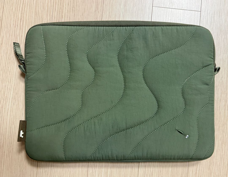 아이패드 프로 13 M4 셀룰러 + 매직키보드 프로 화이트 이미지