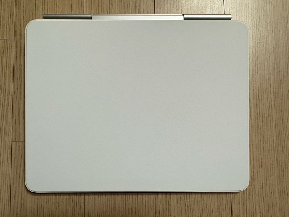 아이패드 프로 13 M4 셀룰러 + 매직키보드 프로 화이트 이미지