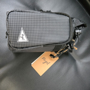 니욜 25 뉴 포켓 스템백 새제품 판매합니다