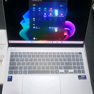 [SS급 고사양] 삼성 갤럭시북5 프로 울코7 32G SSD 1TB NT960XHA-KD72S 터치 스크린 노트북