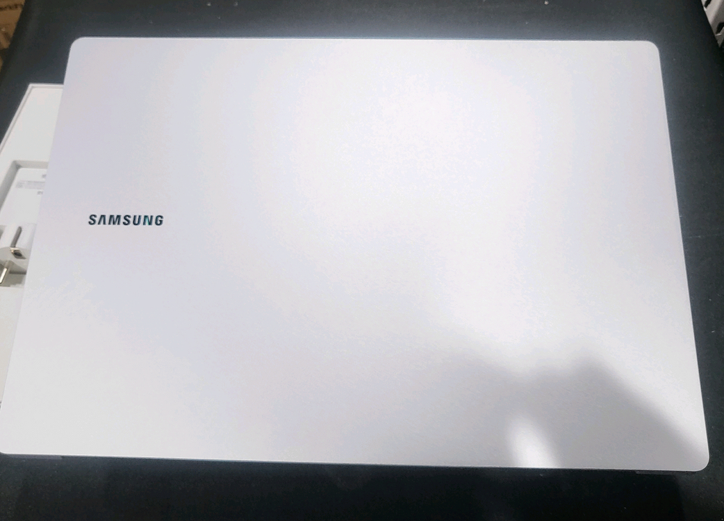 [SS급 고사양] 삼성 갤럭시북5 프로 울코7 32G SSD 1TB NT960XHA-KD72S 터치 스크린 노트북--2