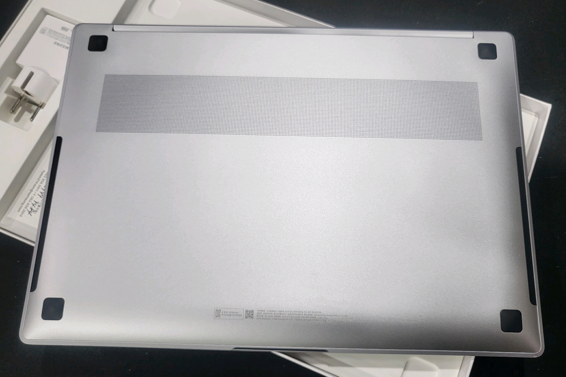 [SS급 고사양] 삼성 갤럭시북5 프로 울코7 32G SSD 1TB NT960XHA-KD72S 터치 스크린 노트북--3