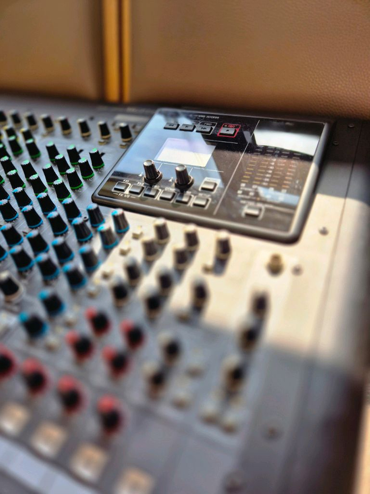 [가격인하] 야마하 믹싱콘솔 믹서 MGP24X / 베링거 Behringer p16i 팝니다 이미지