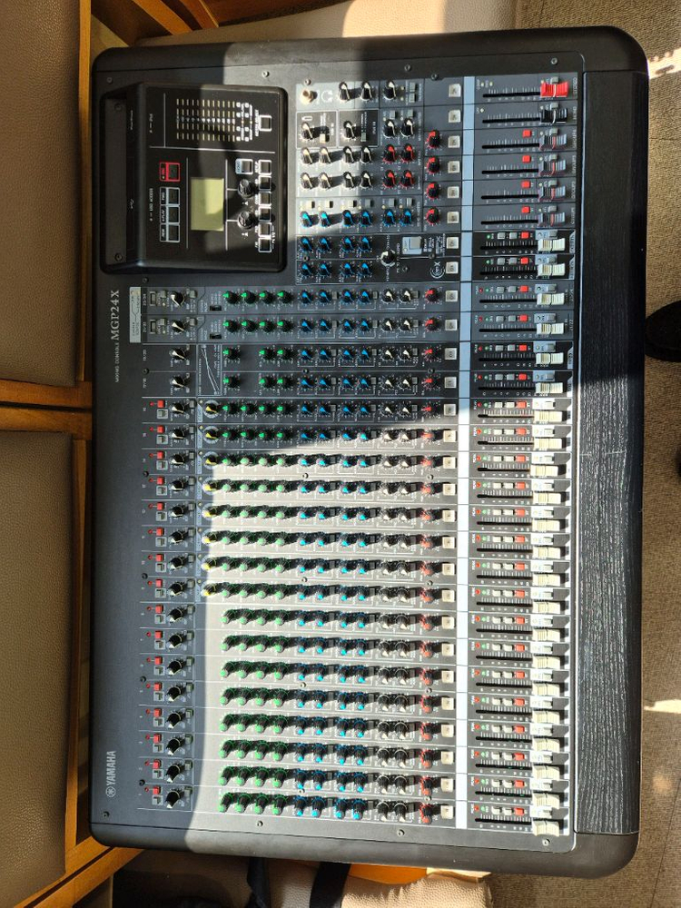 [가격인하] 야마하 믹싱콘솔 믹서 MGP24X / 베링거 Behringer p16i 팝니다 이미지
