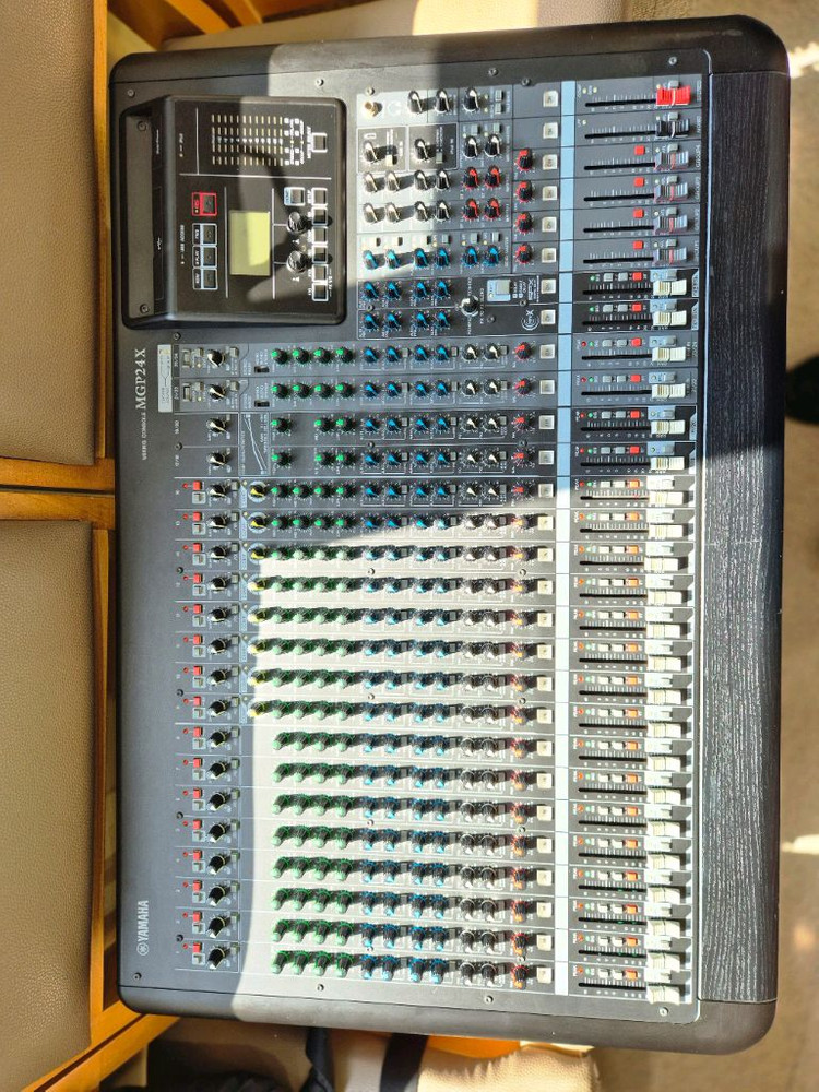 [가격인하] 야마하 믹싱콘솔 믹서 MGP24X / 베링거 Behringer p16i 팝니다 이미지
