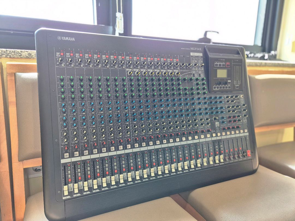 [가격인하] 야마하 믹싱콘솔 믹서 MGP24X / 베링거 Behringer p16i 팝니다 이미지