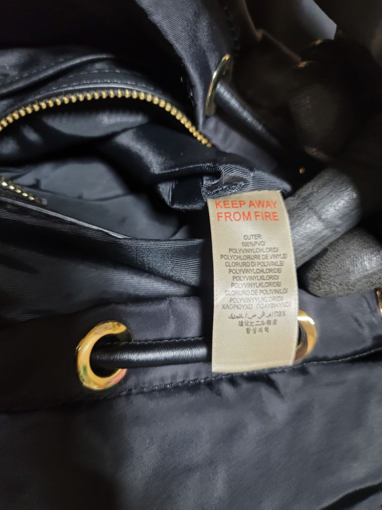 버버리 백팩 이미지