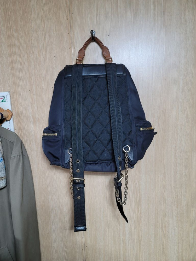 버버리 백팩 이미지